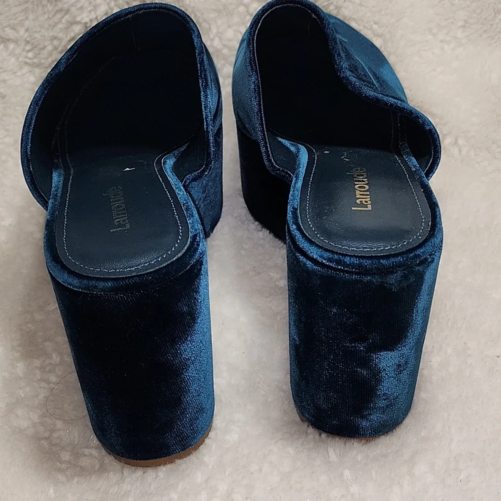Larroudé Miso Platform Clog in Deepsea Velvet Size 6